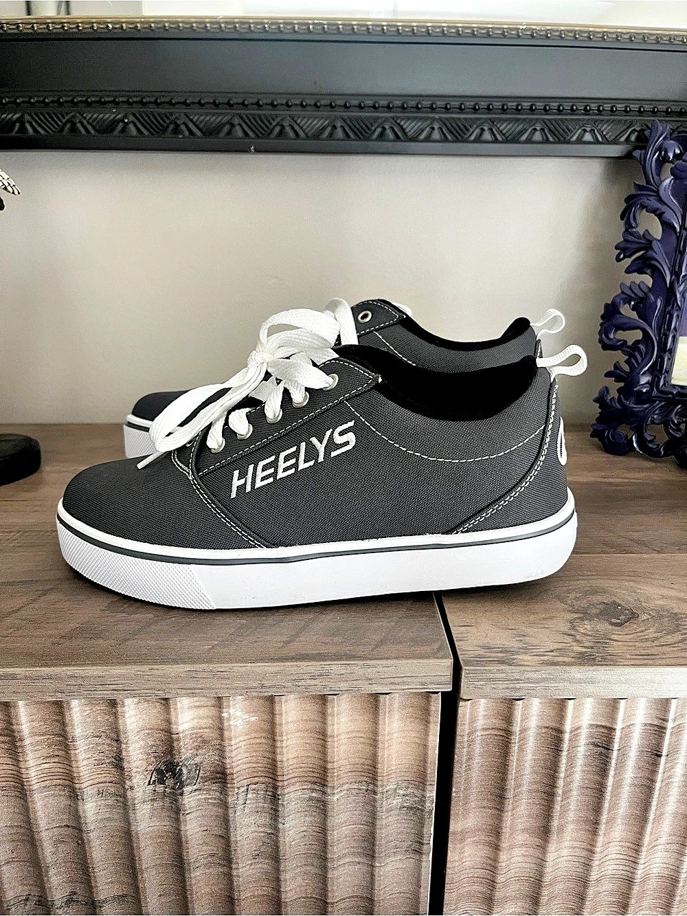 Heelys Propel 2.0 Black & White Sneakers never worn